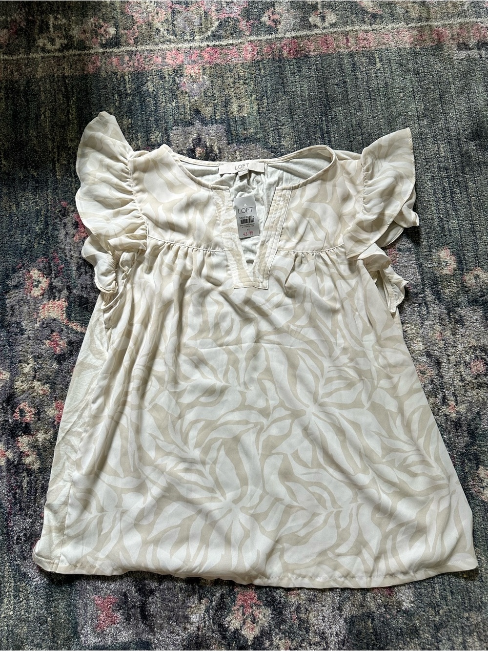 LOFT Cream Leaf-Print Flutter Sleeve Top